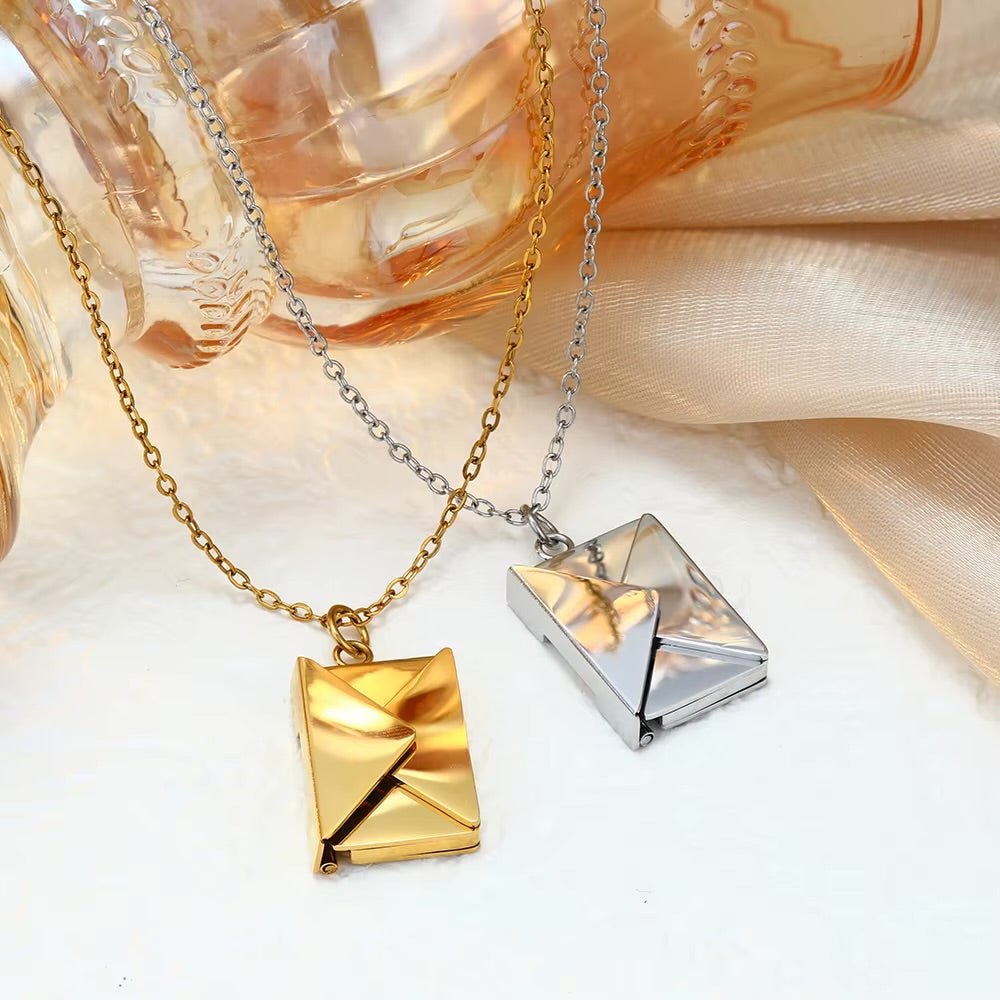 Pendentif enveloppe ZEDAIX – Message gravé intérieur bijou femme personnalisé